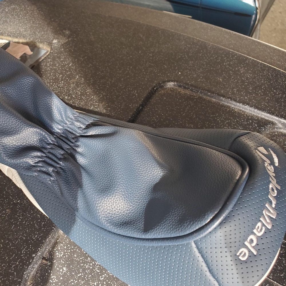 TaylorMade Qi10 Driver Head Cover-NWOT - Picture 2 of 2